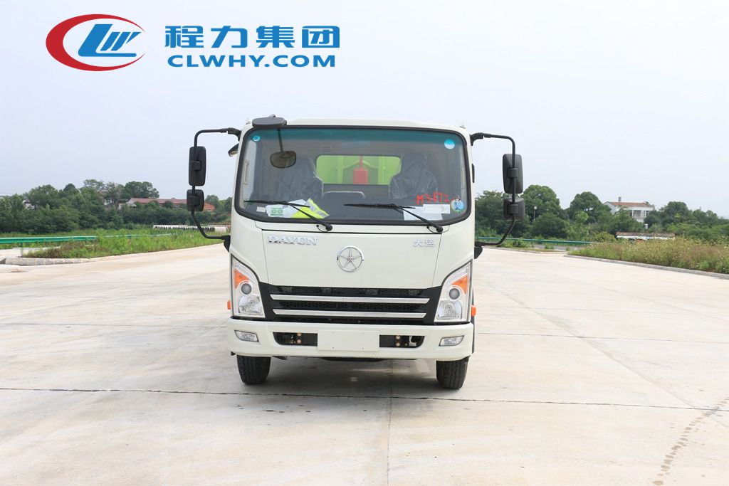 大運(yùn)勾臂垃圾車高清圖